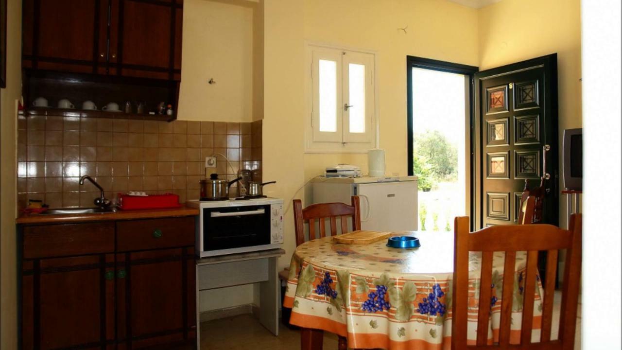 Makris Apartments Roda (Corfu) Exterior foto